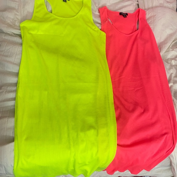 Dresses - Picture 4 of 5